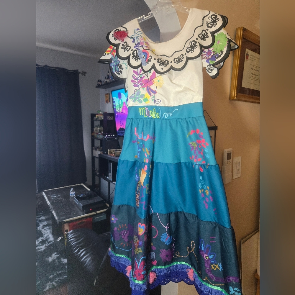 DISNEY- Encanto MIRABEL costume/ dress, 7/8 Girl's